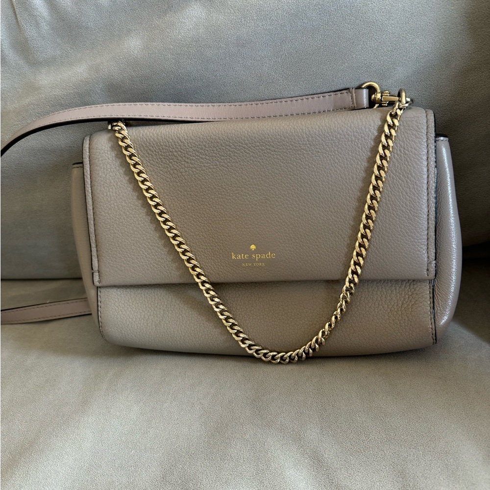 Chain-Link Trimmed Leather Shoulder Bag